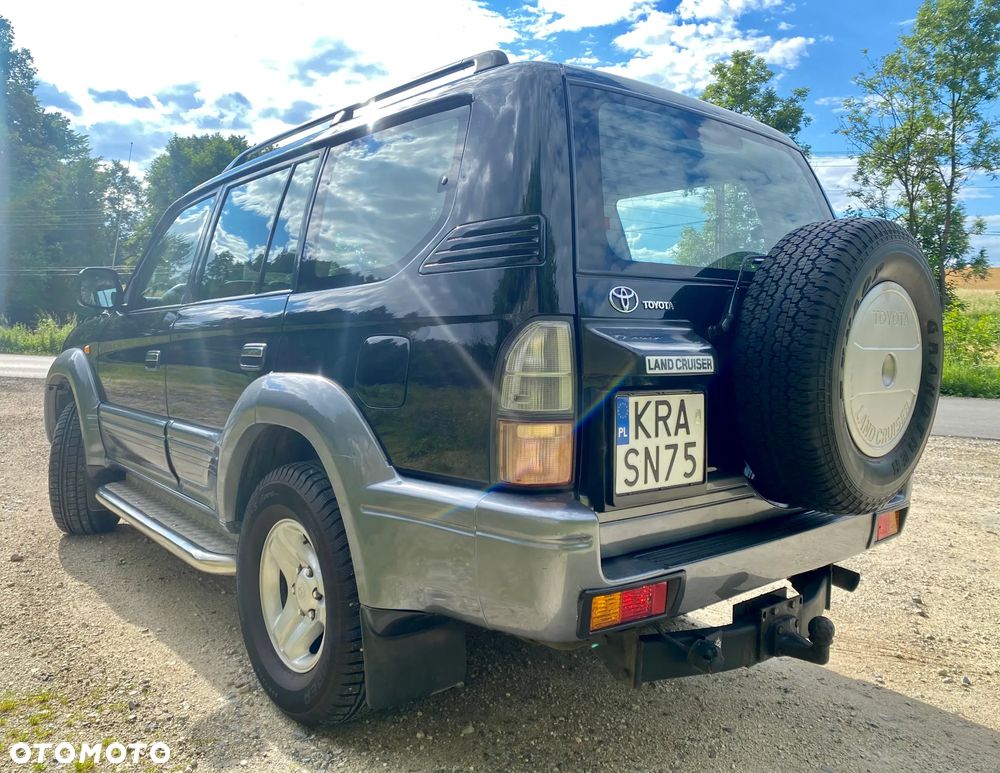 Toyota Land Cruiser - 3