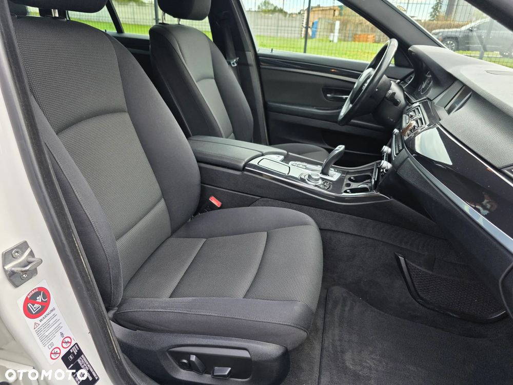 BMW Seria 5 525d xDrive Luxury Line - 21