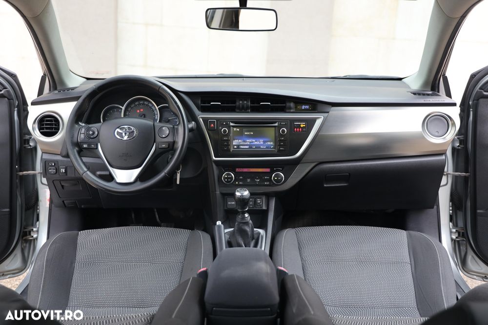 Toyota Auris 1.4 D-4D TS Luna - 6