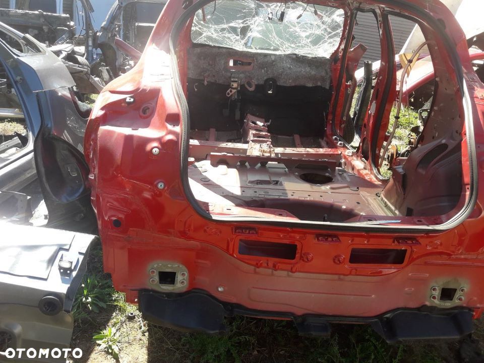 Błotnik tylny lewy Juke 2015 Z10A - 2