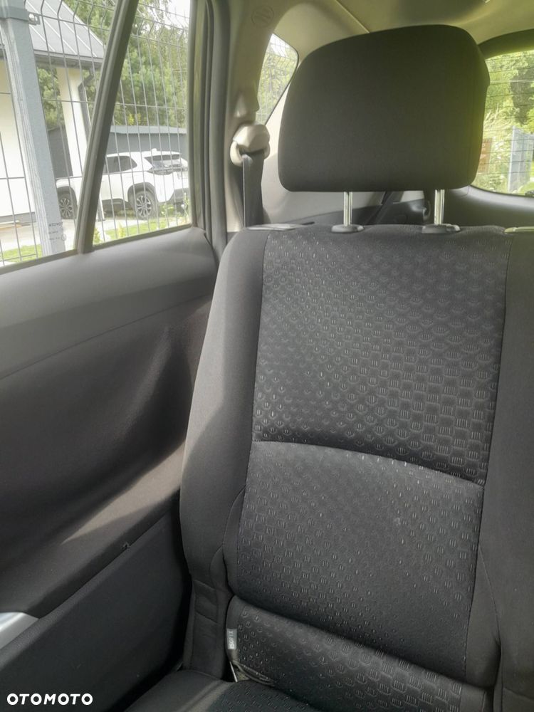 Toyota Verso 2.0 D-4D 2010 7os - 9