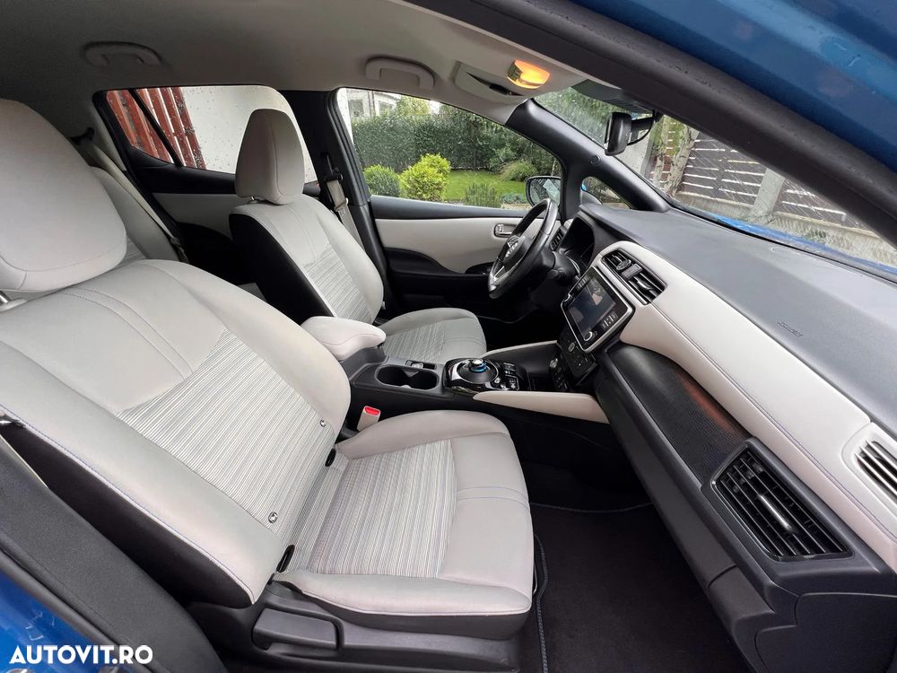 Nissan LEAF 62 kWh e+ N-Connecta - 9