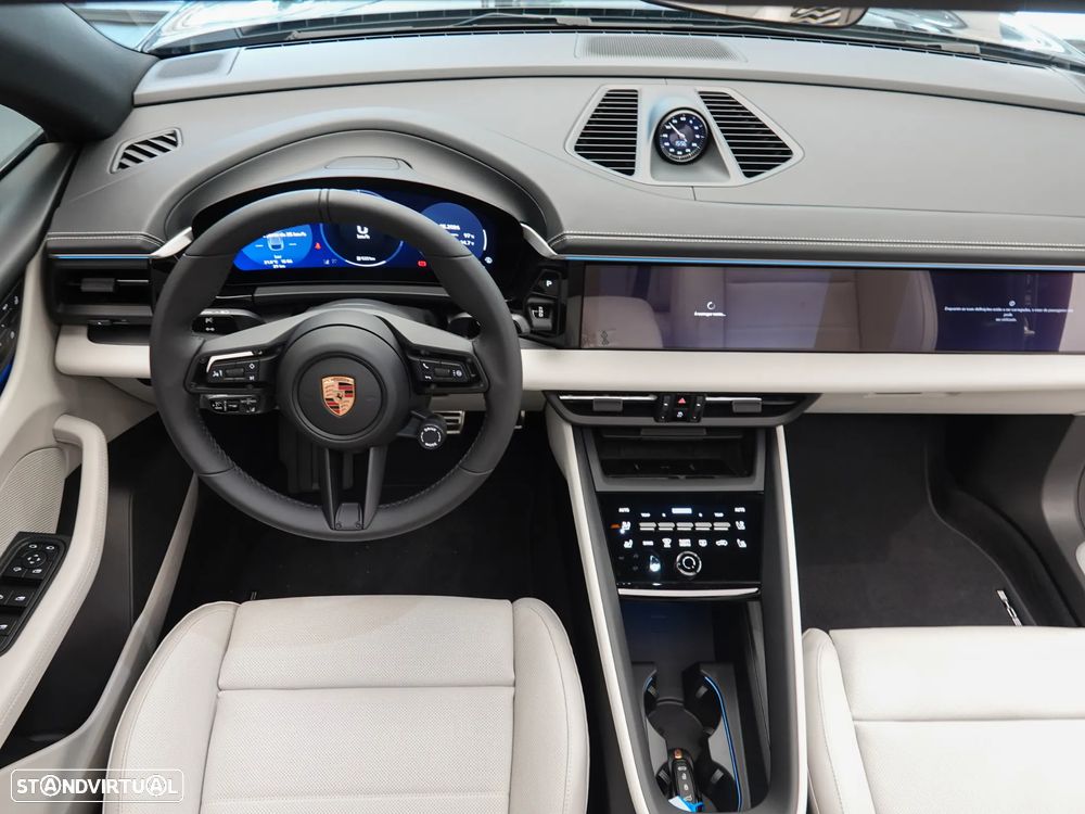 Porsche Macan Electric 4 - 27