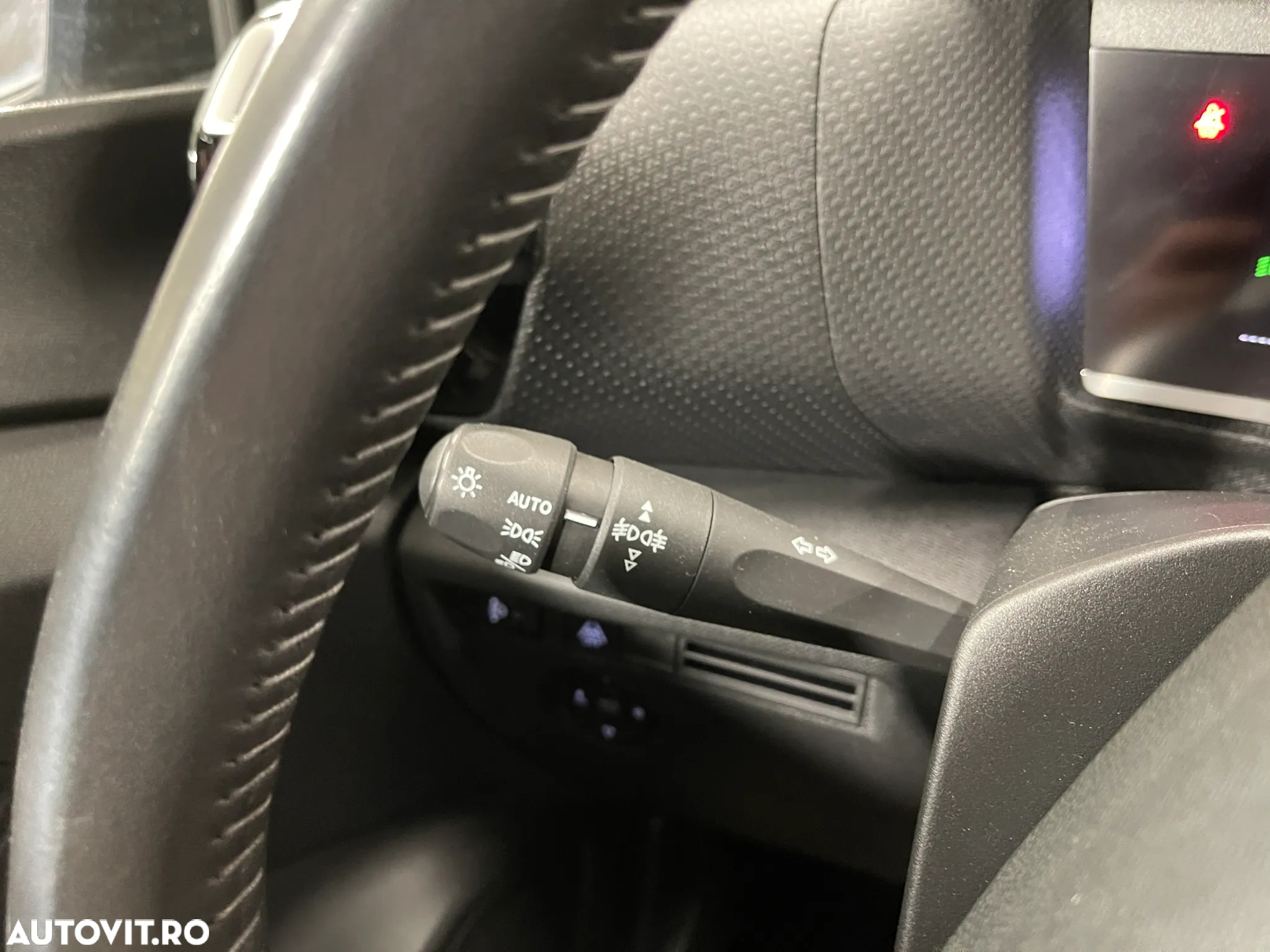 Citroën C4 BlueHDi 130 Stop&Start EAT8 FEEL PACK - 26