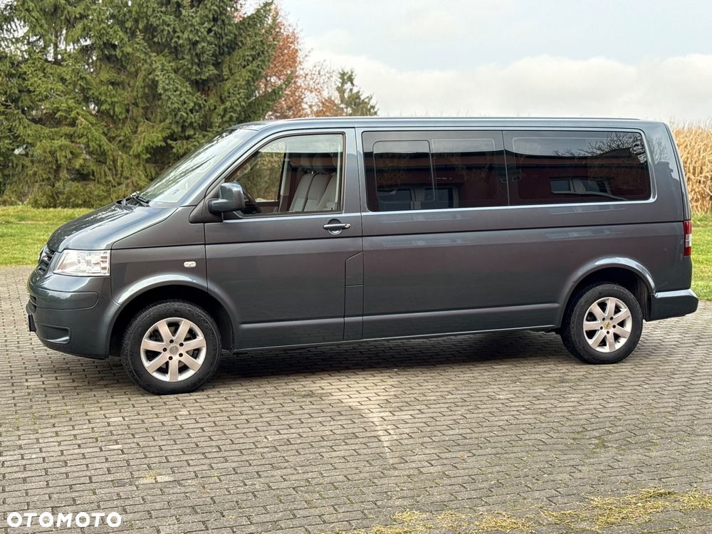 Volkswagen Caravelle - 8