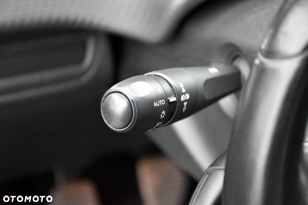 Peugeot 208 - 22