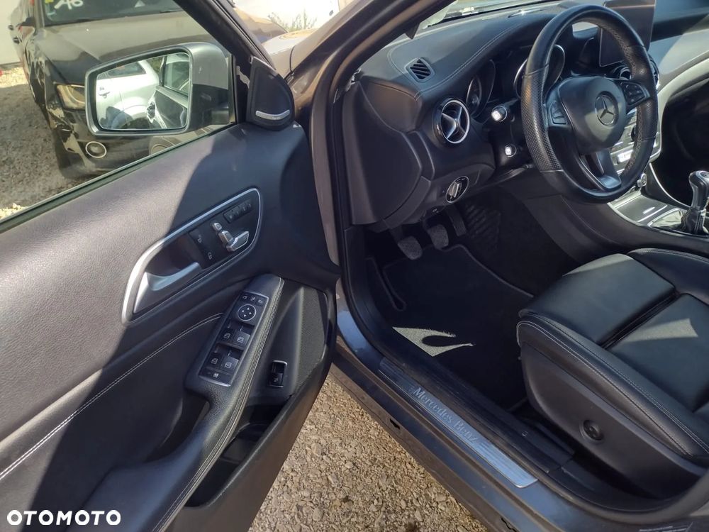 Mercedes-Benz GLA - 8