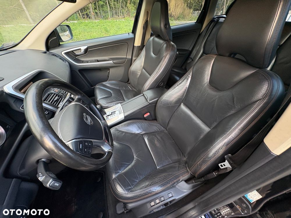 Volvo XC 60 2.4D AWD Summum - 19