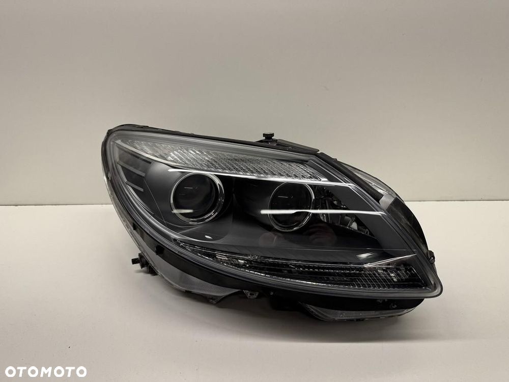 Przednia prawa lampa  Mercedes cl 216 63 amg night vision  a2168207661 - 1