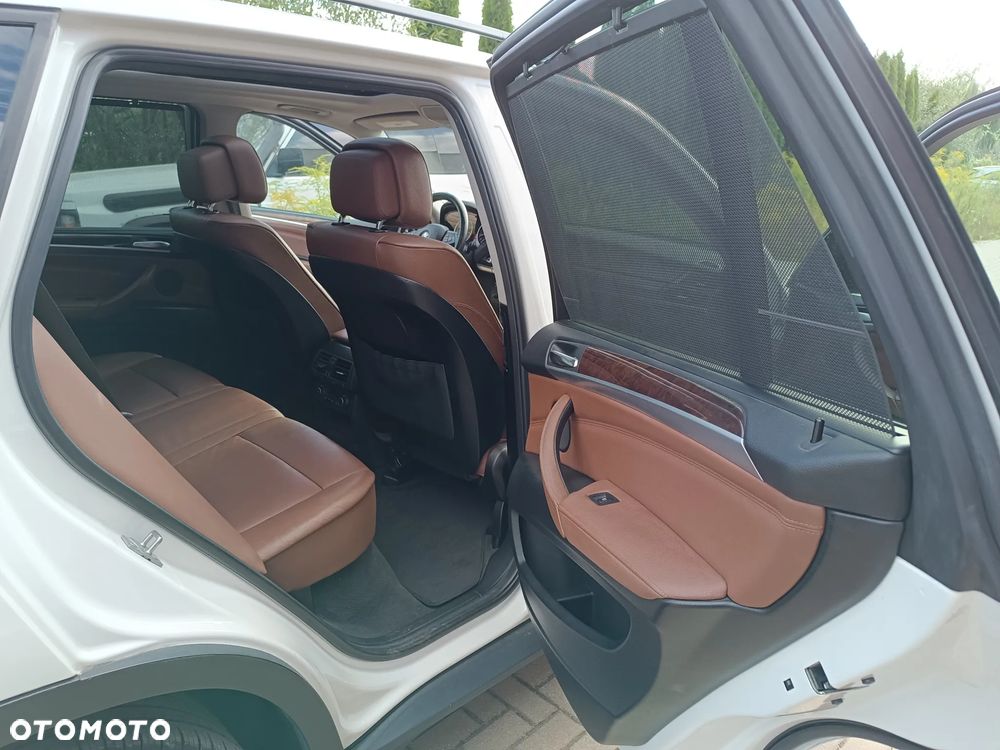 BMW X5 xDrive35i Edition Exclusive - 32