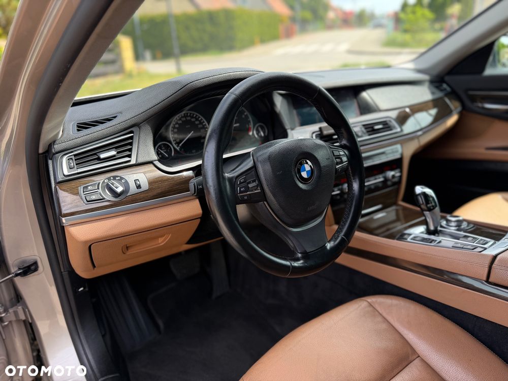 BMW Seria 7 740d xDrive - 12