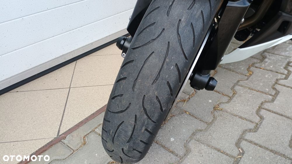 Kawasaki Ninja 1000 SX - 12