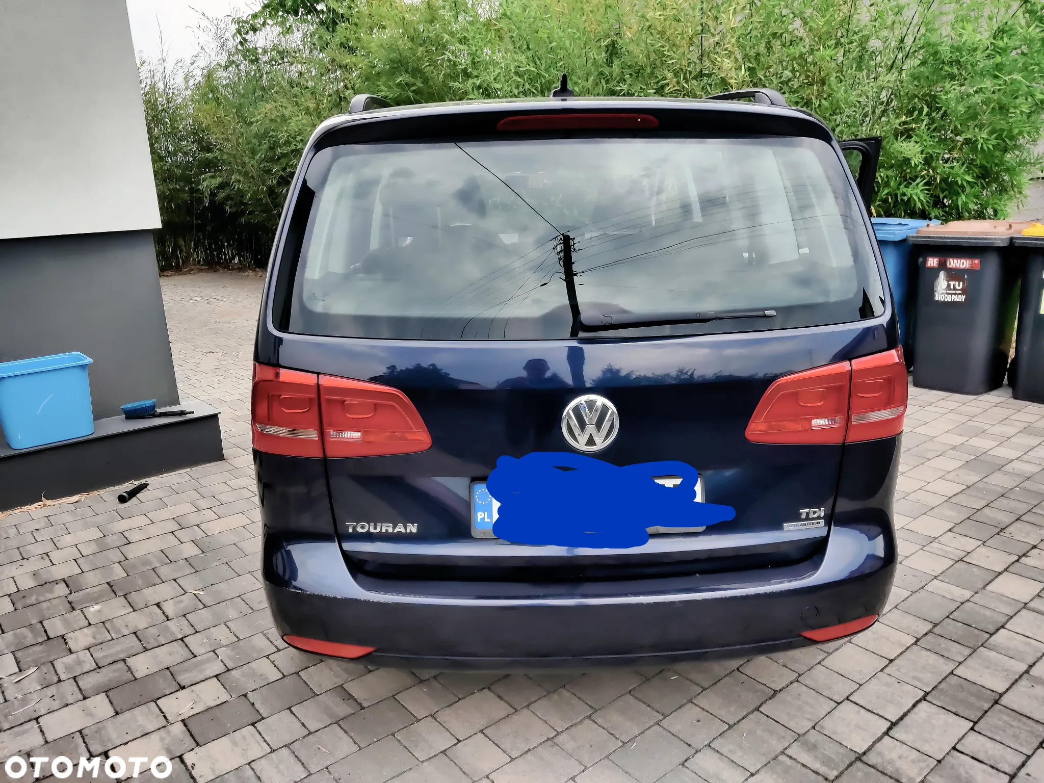 Volkswagen Touran 1.6 TDI DPF BlueMot Comfortline - 2