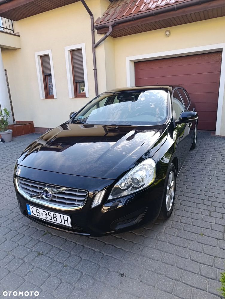 Volvo V60 D3 Geartronic Momentum - 1