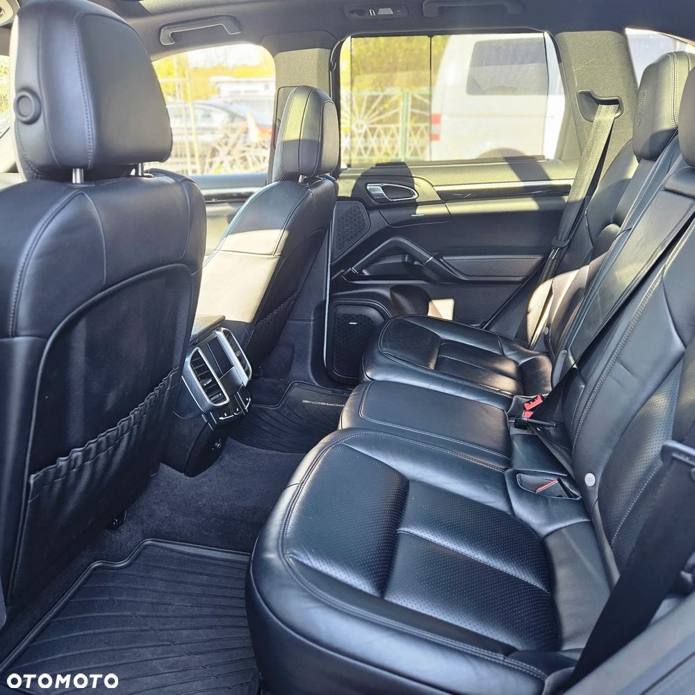 Porsche Cayenne S E-Hybrid Platinum Edition - 24