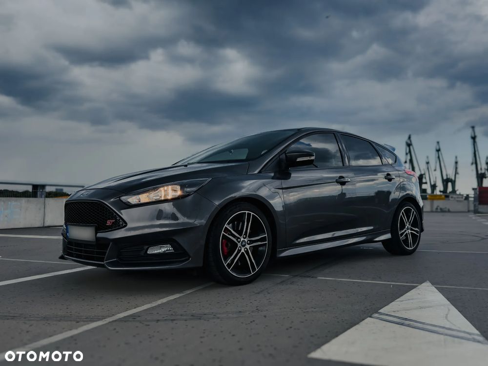 Ford Focus 2.0 EcoBoost ST - 1