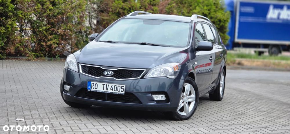 Kia Ceed 1.4 CVVT Dream-Team Edition - 2
