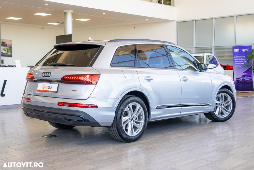 Audi Q7 3.0 55 TFSIe quattro Tiptronic S Line - 4