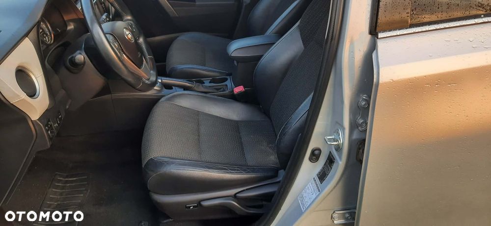 Toyota Auris 1.8 HSD Luna - 7