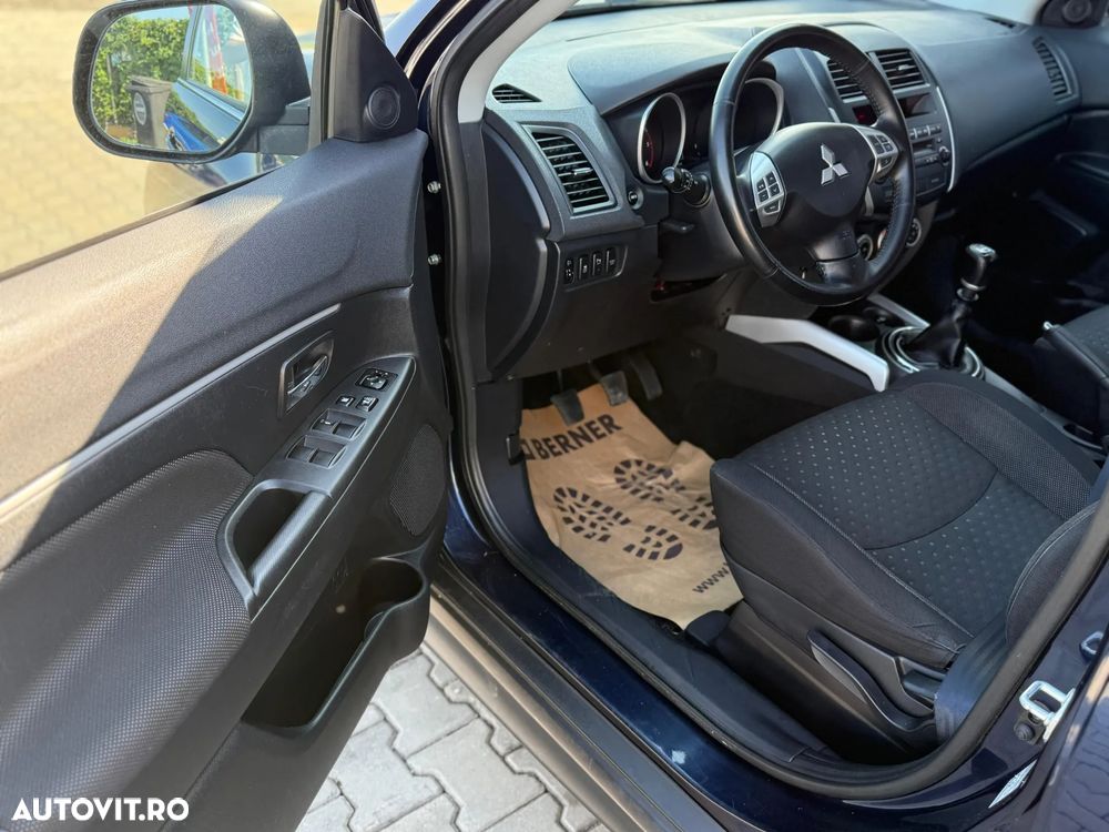 Mitsubishi ASX - 10