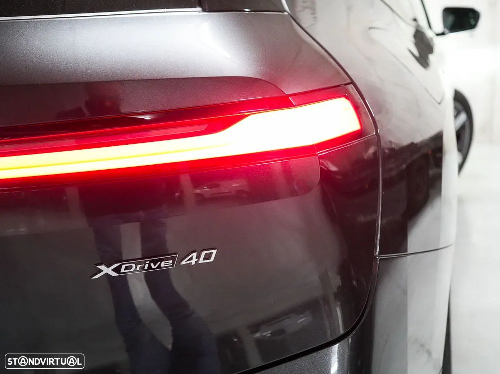 BMW iX xDrive 40 Pack Desportivo - 9