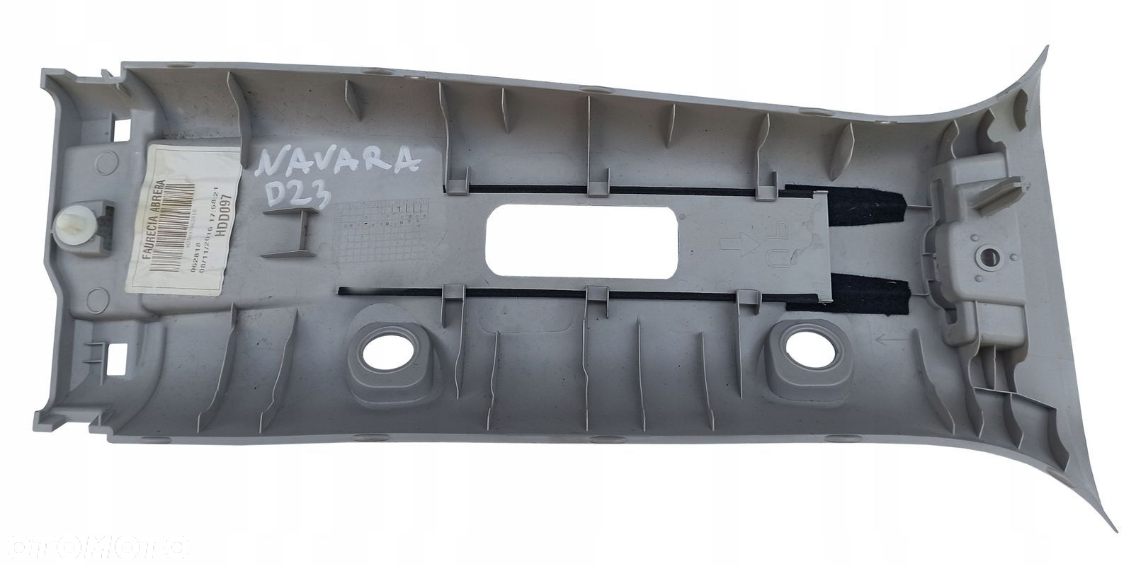NAVARA D23 IV NP300 OSŁONA SŁUPKA LEWA EUR - 2