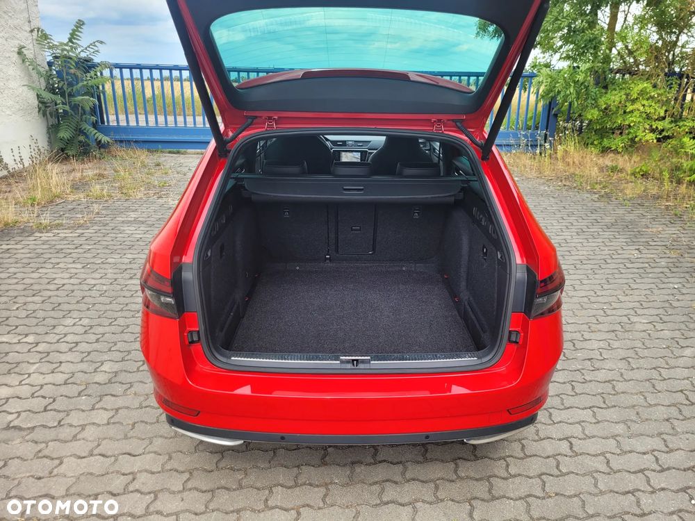 Skoda Superb 2.0 TDI DSG Sportline - 22