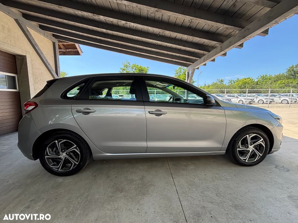 Hyundai i30 1.5 110CP M/T Highway - 12