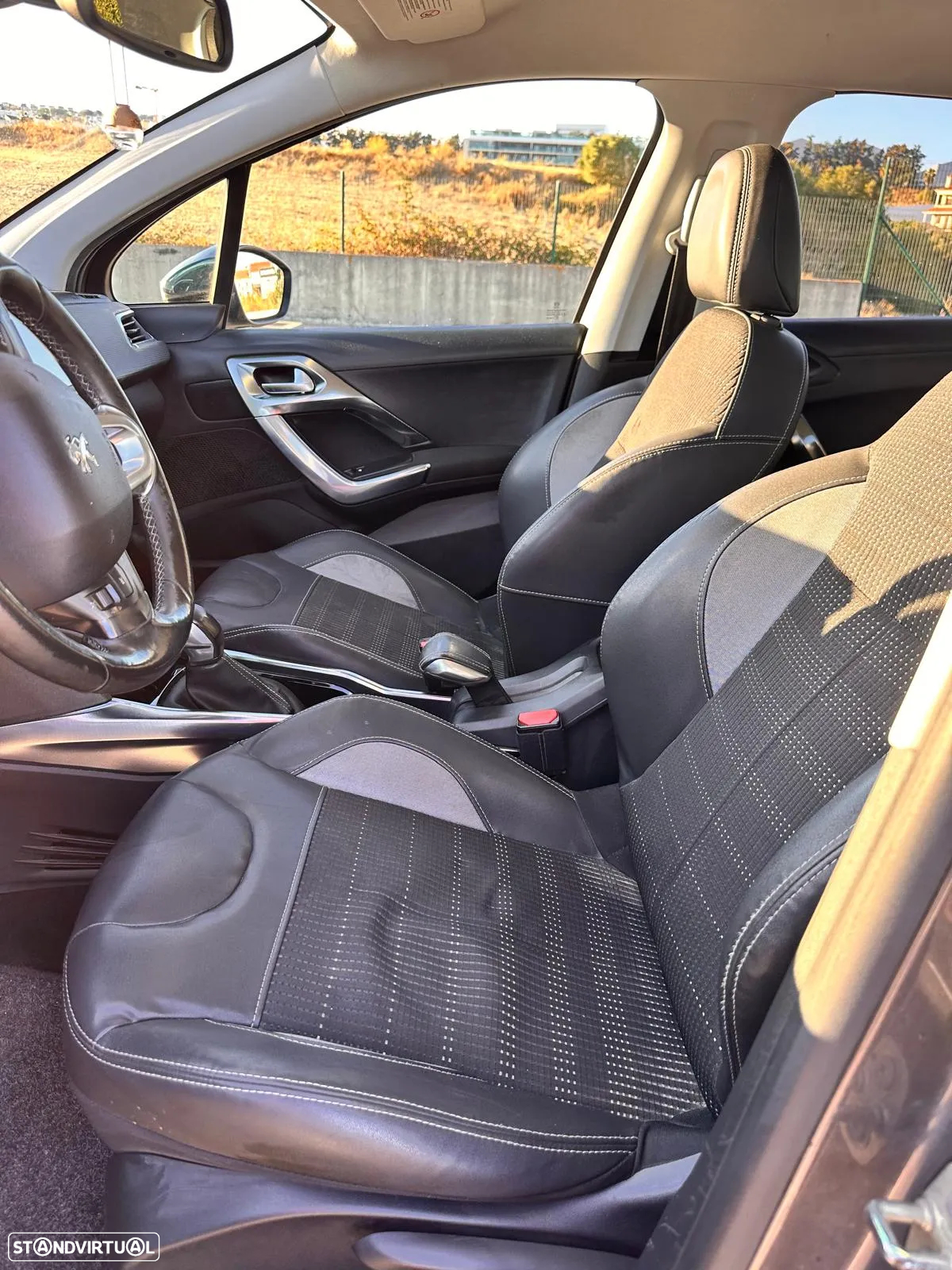 Peugeot 2008 1.6 e-HDi Allure - 9