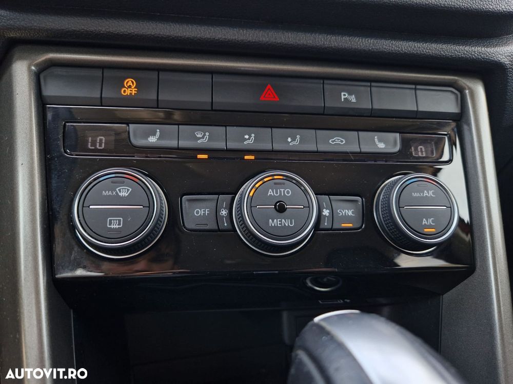 Volkswagen T-Roc - 21