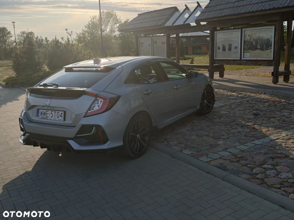 Honda Civic 1.5 i-VTEC Turbo CVT Sport - 9