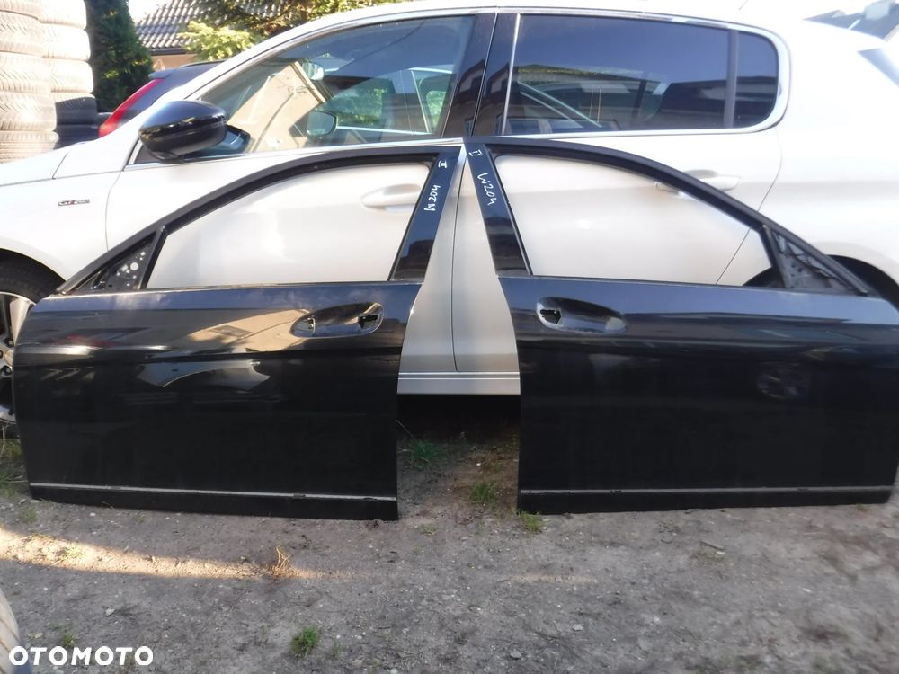 Mercedes C Klasa W204 drzwi prawe lewe  przod C197 197 - 1