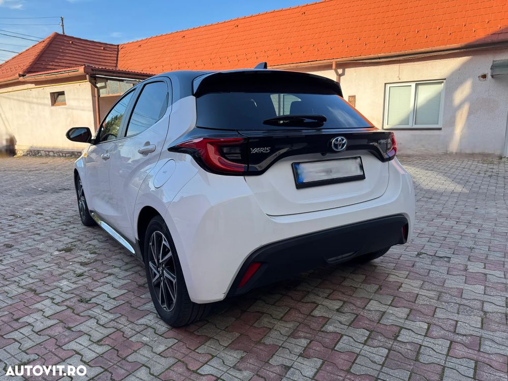 Toyota Yaris Hybrid 1.5 VVT-i Team Deutschland - 5