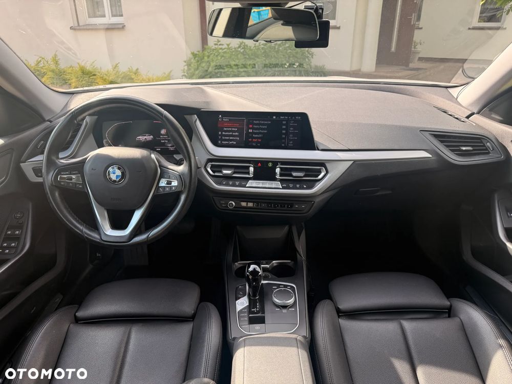 BMW Seria 2 218i - 10