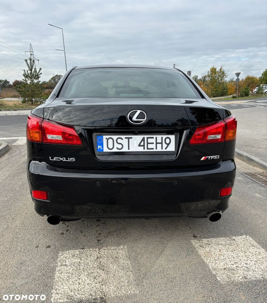 Lexus IS 220 D Prestige - 8