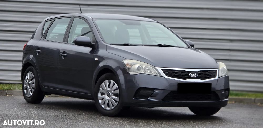 Kia Ceed 1.4 CVVT ISG Attract - 1