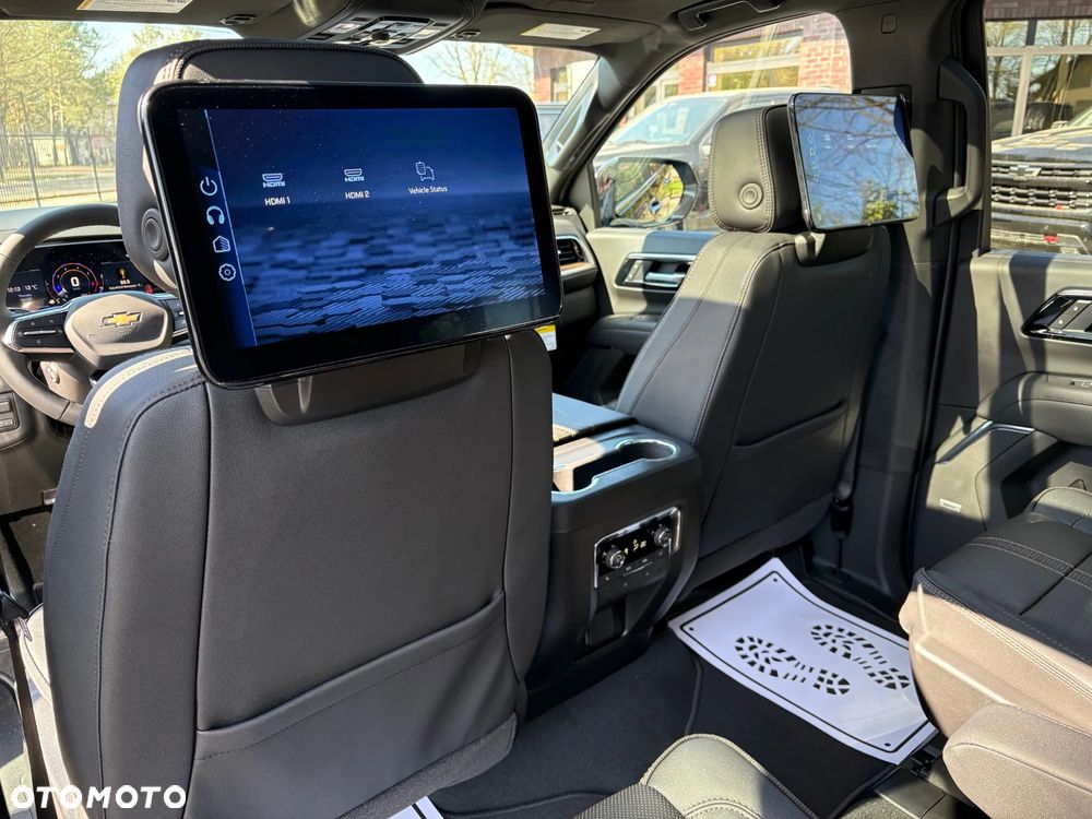 Chevrolet Suburban - 28