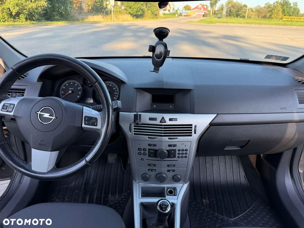 Opel Astra 1.6 Sport - 17