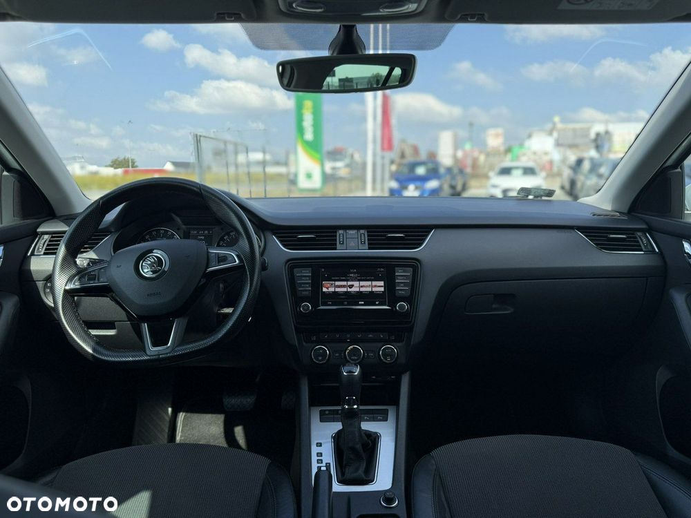 Skoda Octavia Combi 2.0 TDI DSG Style - 11