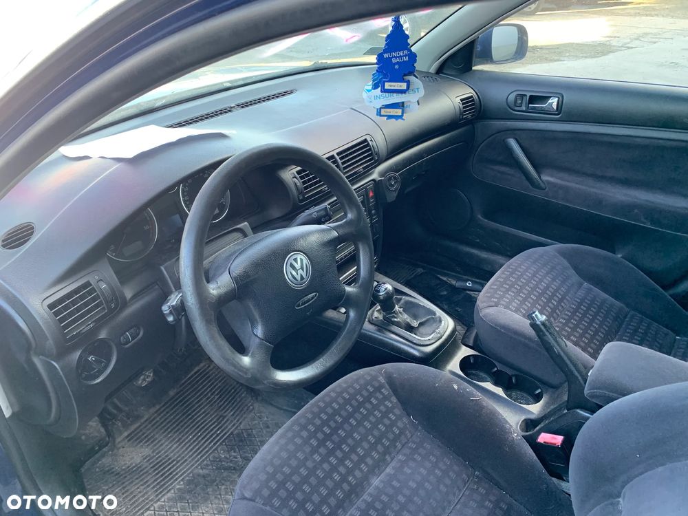 VOLKSWAGEN PASSAT 2003 *SAMOCHÓD NA CZĘŚCI * 2836 MASKA, LAMPA, DRZWI, LUSTERKO, ZDERZAK, GRILL, BŁOTNIK, KLAPA, BELKA, DESKA, FOTELE, KANAPA, ĆWIARTKA, KIEROWNICA, TARCZE, ZACISKI, ZAWIESZENIE, KOMPLETNY PRZÓD, KOMPLETNY TYŁ, LICZNIK, ZEGARY, PRAWE LEWE PRZÓD TYŁ - 5