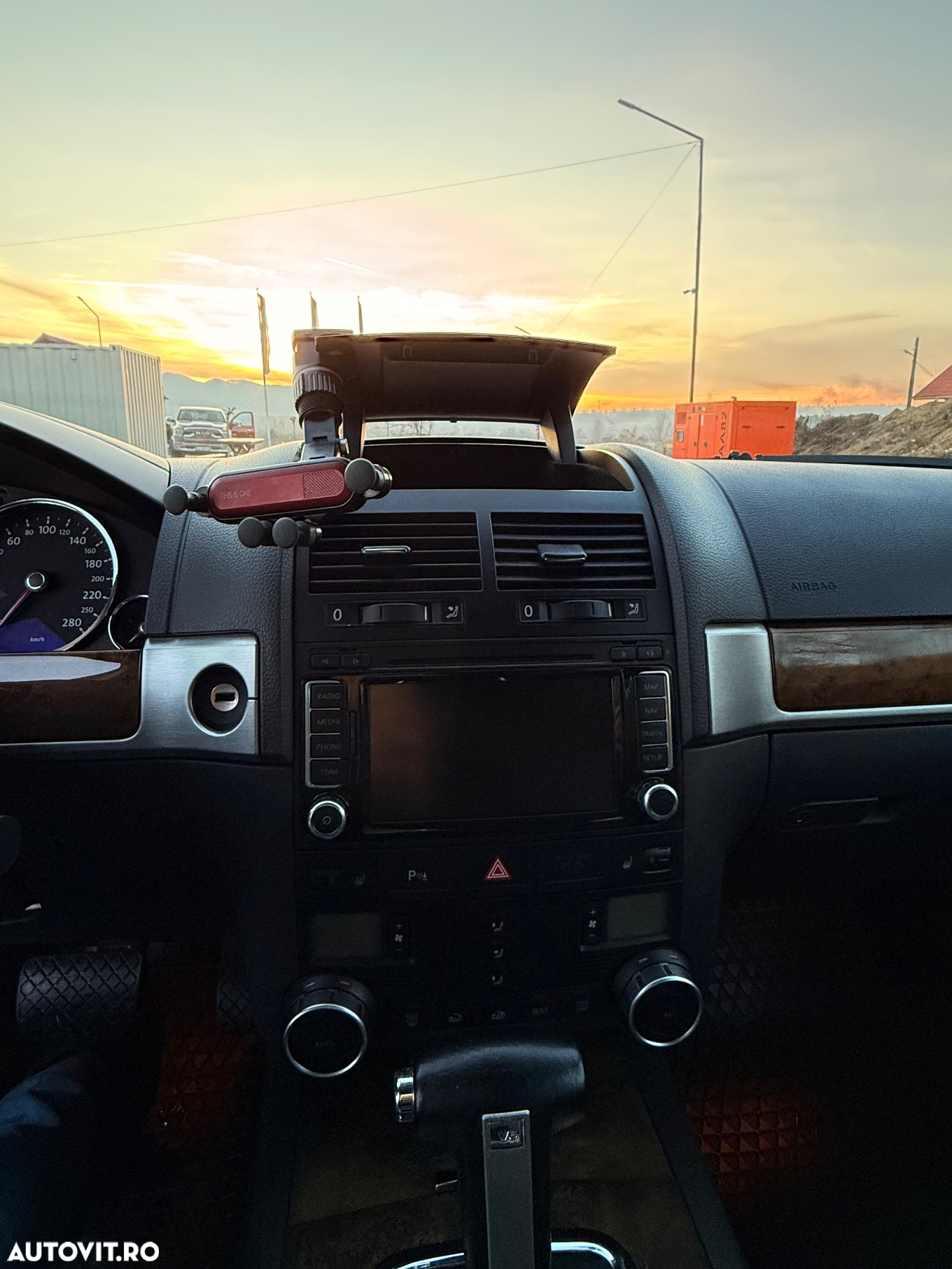 Volkswagen Touareg - 12