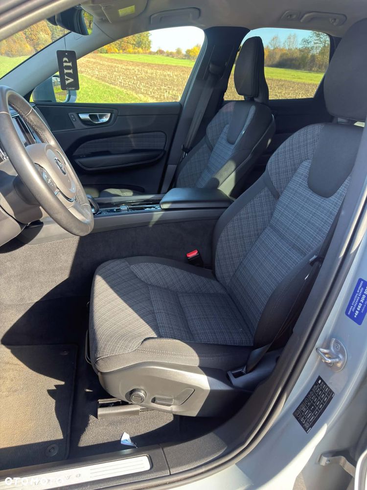 Volvo XC 60 B4 D Essential - 13
