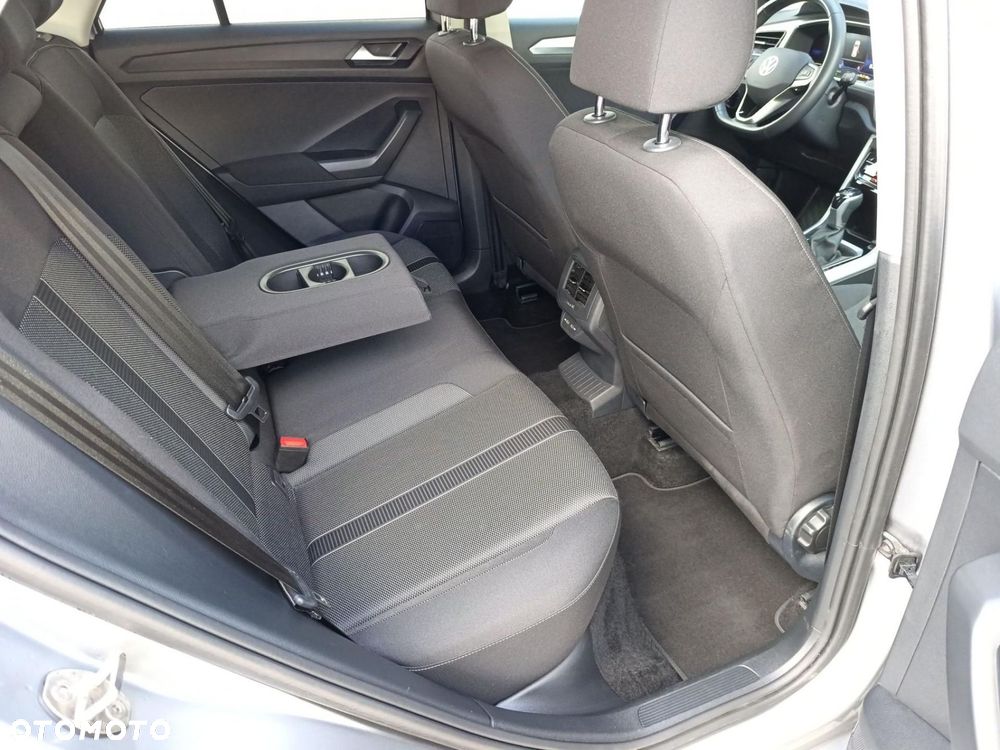 Volkswagen T-Roc - 13