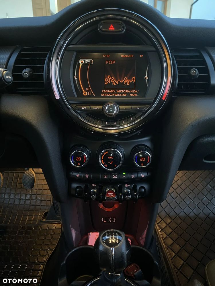 MINI Cooper Essential Trim - 17