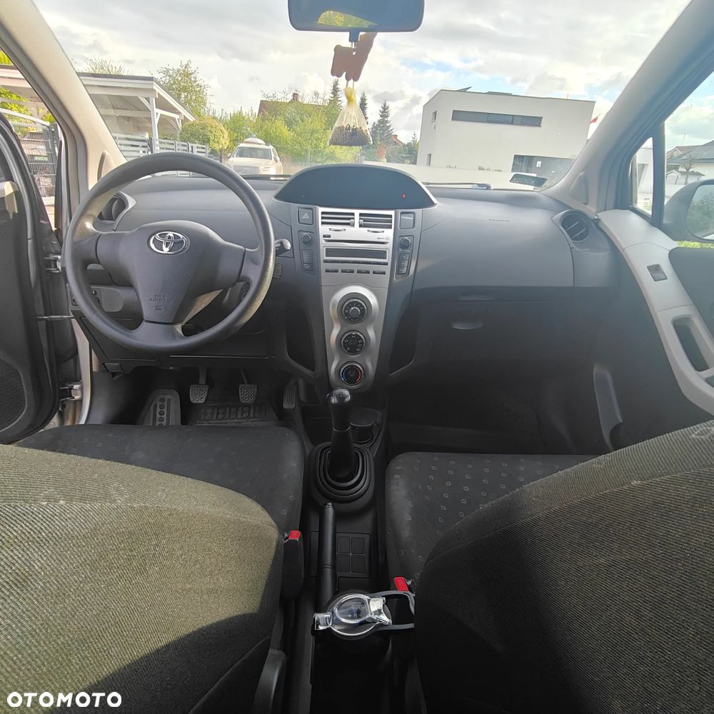 Toyota Yaris - 5