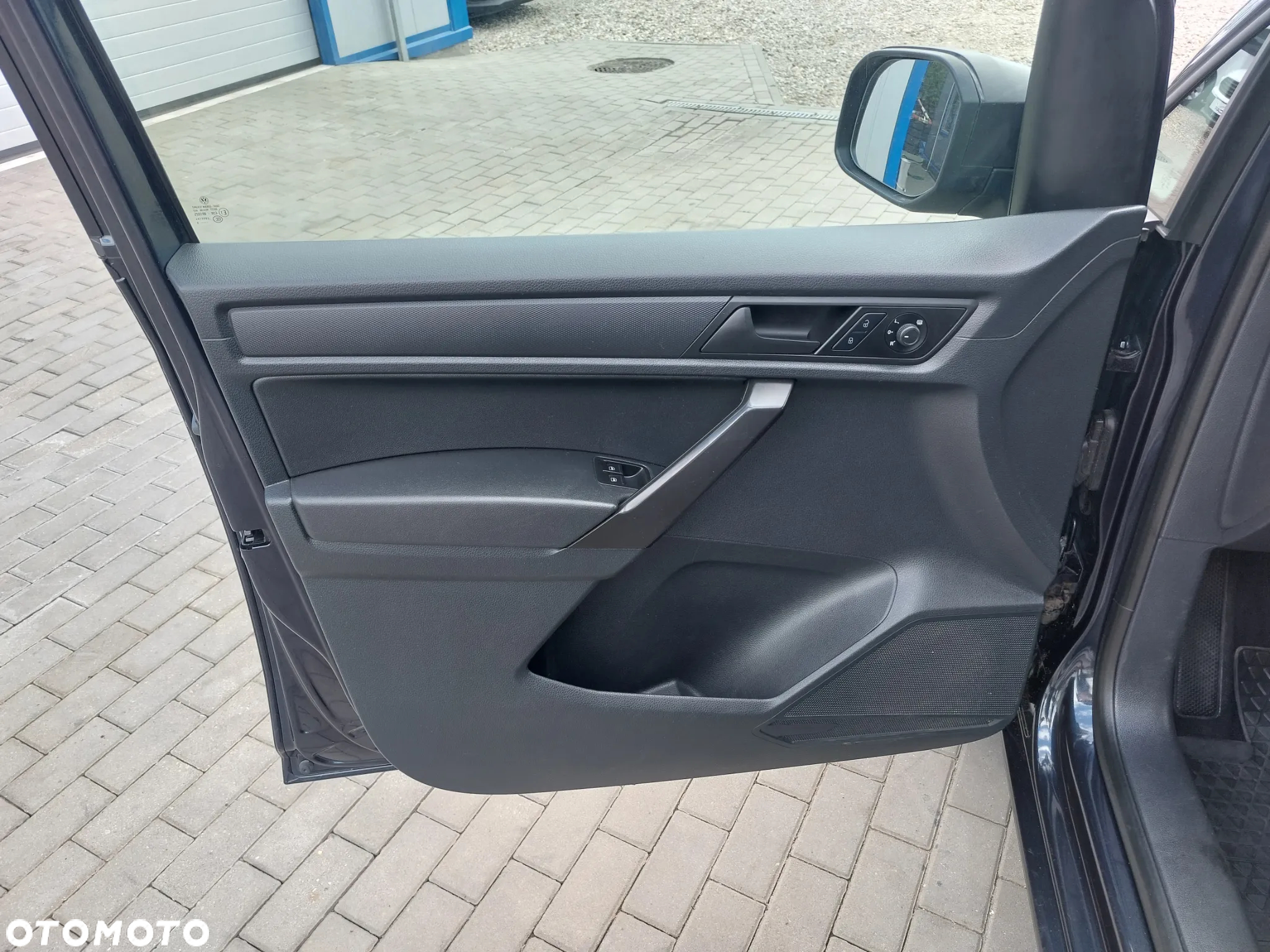 Volkswagen Caddy 2.0 TDI Comfortline - 9