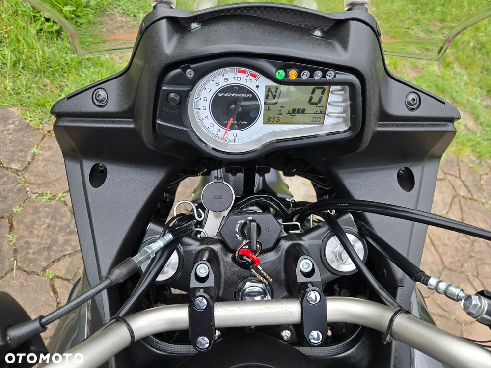 Suzuki V-STROM - 15