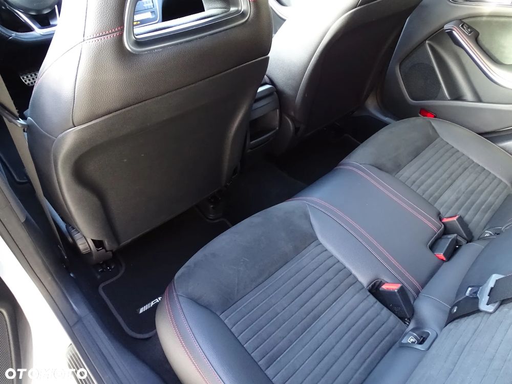 Mercedes-Benz CLA 200 7G-DCT AMG Line - 15