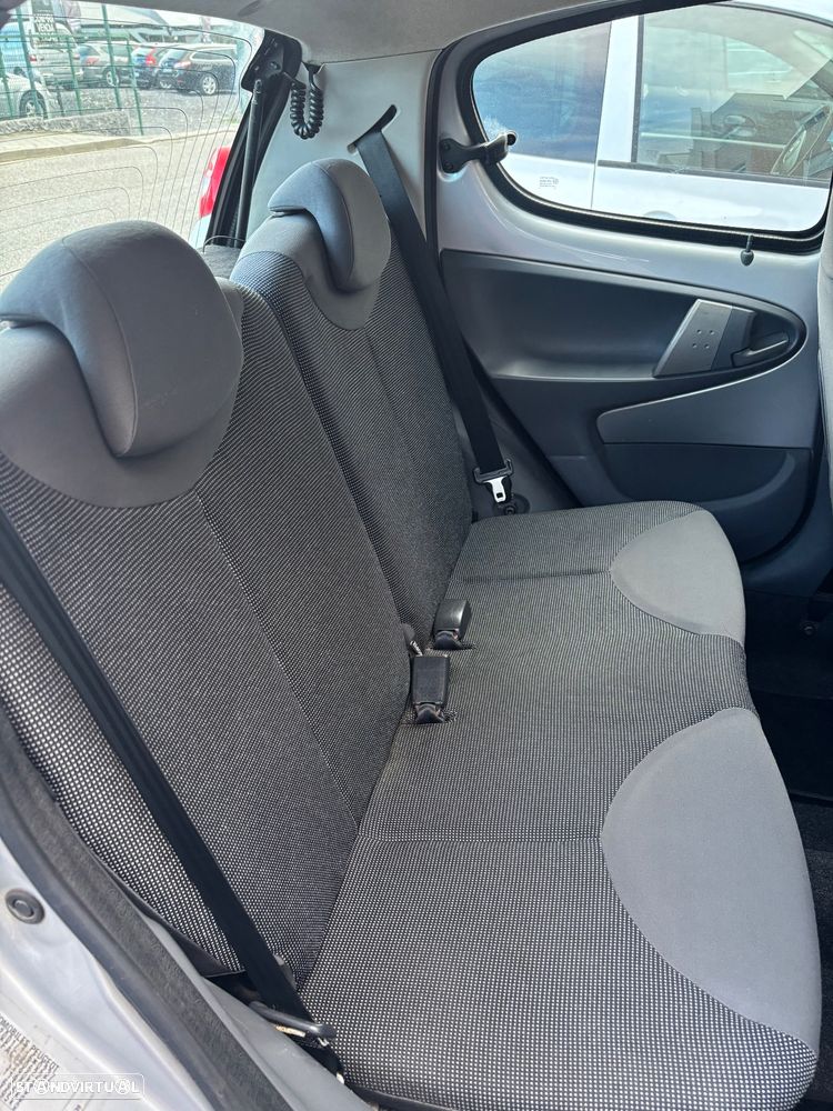 Peugeot 107 1.0 Trendy - 6