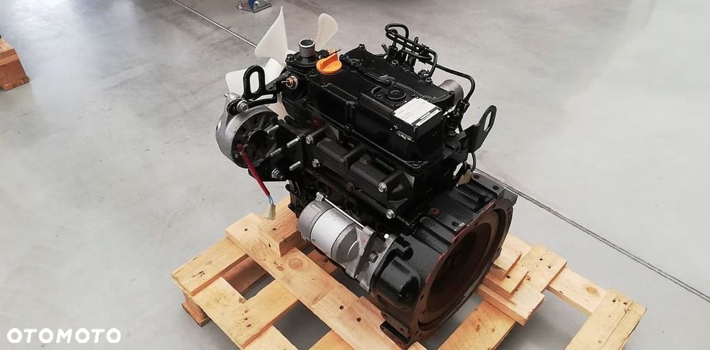 SILNIK YANMAR 3TNV70 XBVA2 12,5 kW / 2600 rpm 11301 zł netto - 3